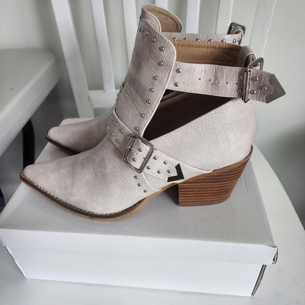 Stylish Studded Ankle Boots in Cream